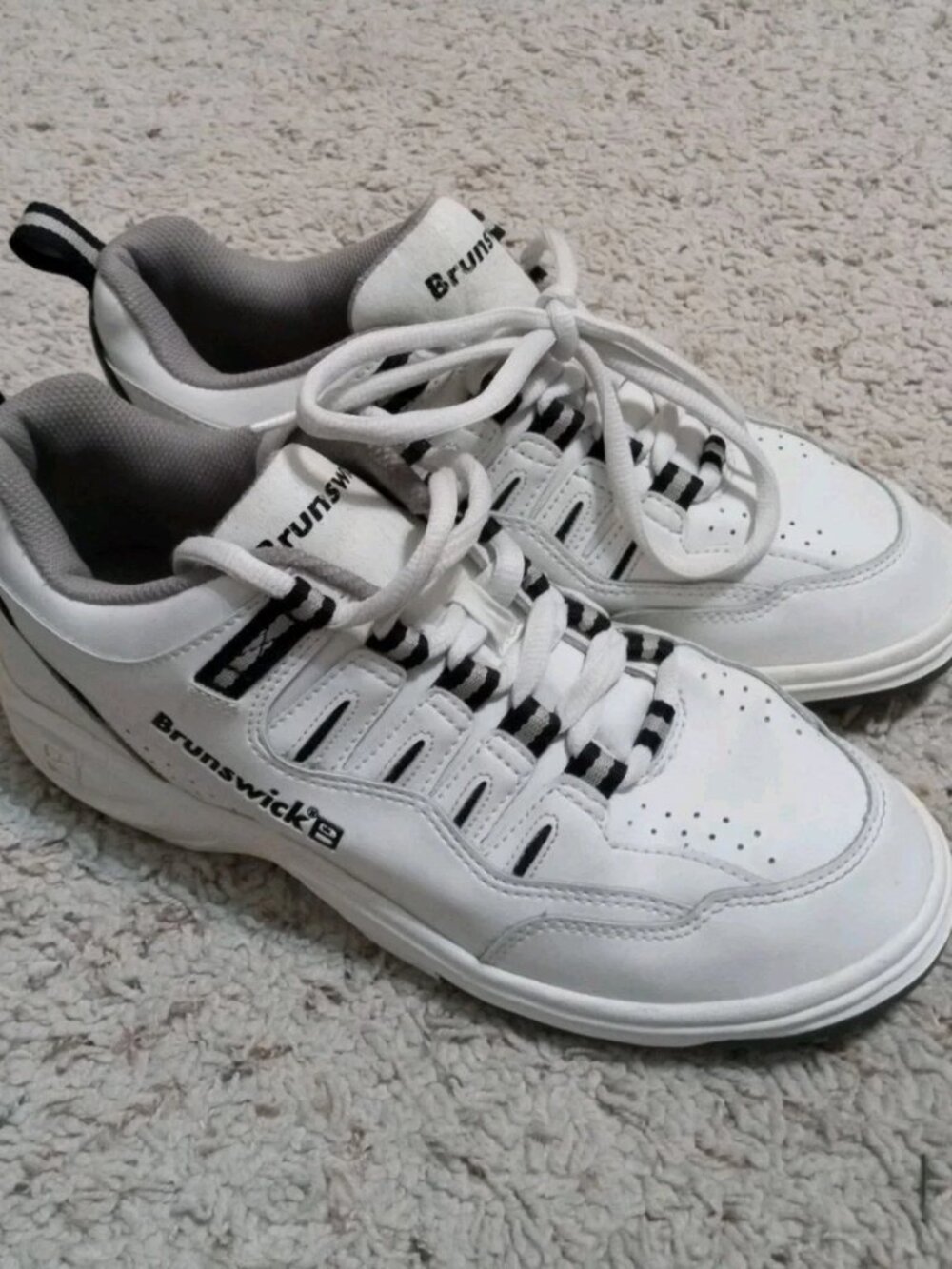 Brunswick Phantom K108-9 White Bowling Shoes Men's Size 8M Great Condition